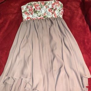 Cute beige floral dress!